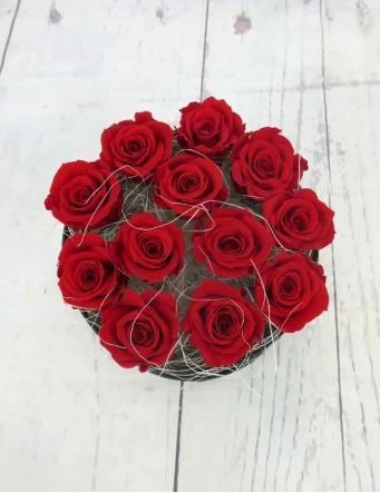 caja corazon con 21 rosas rojas